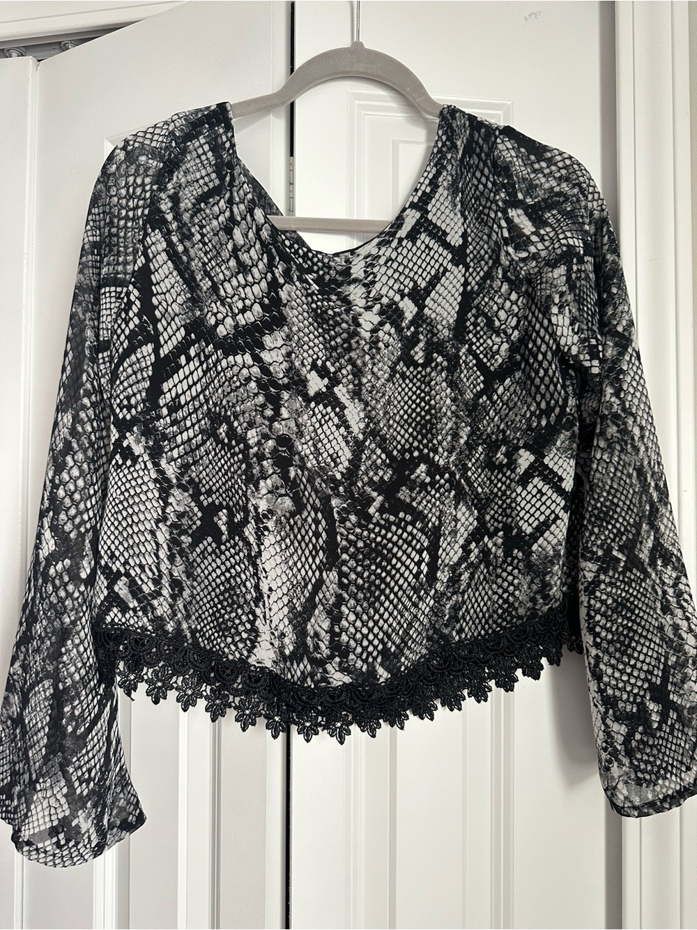 Women's Black & White Snake-Print Crochet-Hem Blouse